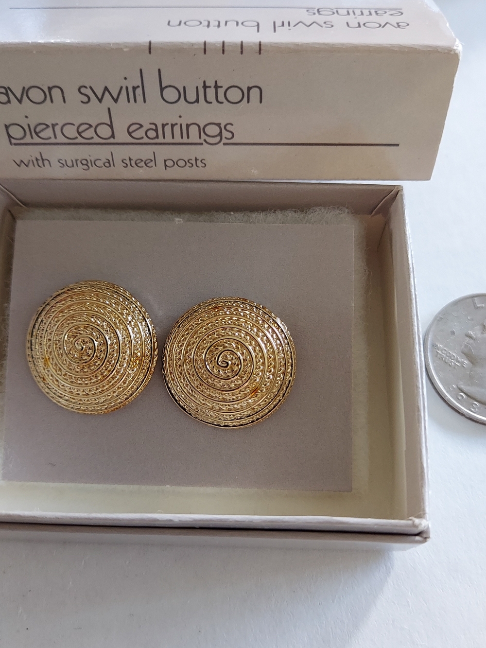 Vintage Avon Gold Swirl Button Earrings